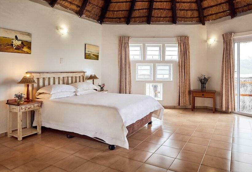 شاليه غرفة نوم واحدة, First Group Hole In The Wall