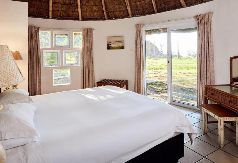 شاليه غرفة نوم واحدة, First Group Hole In The Wall