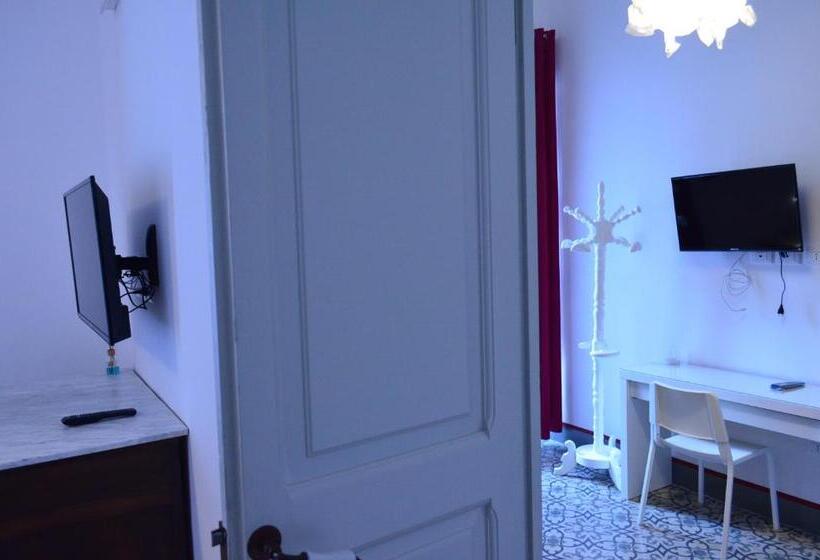 חדר סטנדרט לשלושה, B&b La Cascata