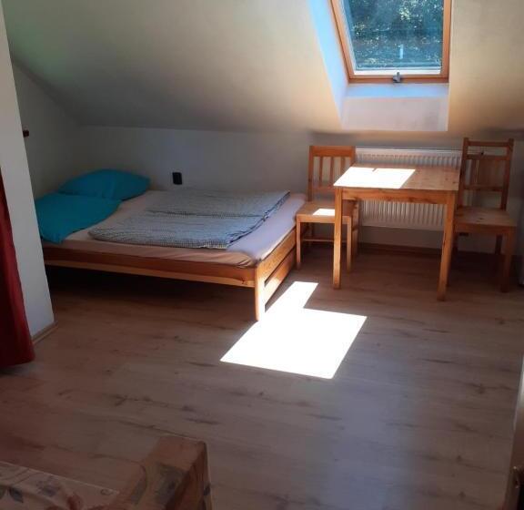 1 Bedroom Apartment River View, Kyprův Mlýn