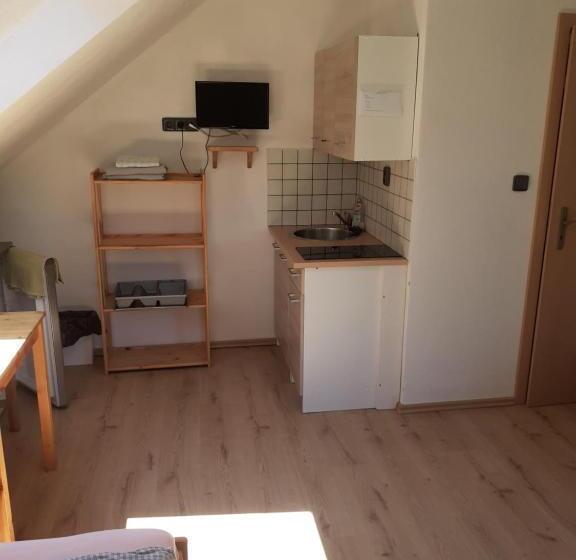 1 Bedroom Apartment River View, Kyprův Mlýn