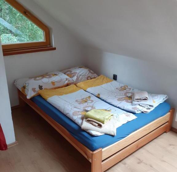 1 Bedroom Apartment River View, Kyprův Mlýn