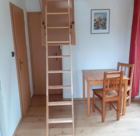 1 Bedroom Apartment River View, Kyprův Mlýn