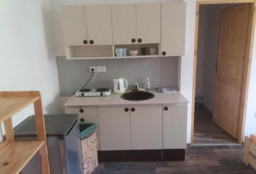 Kertre Néző Standard Stúdió, Kyprův Mlýn