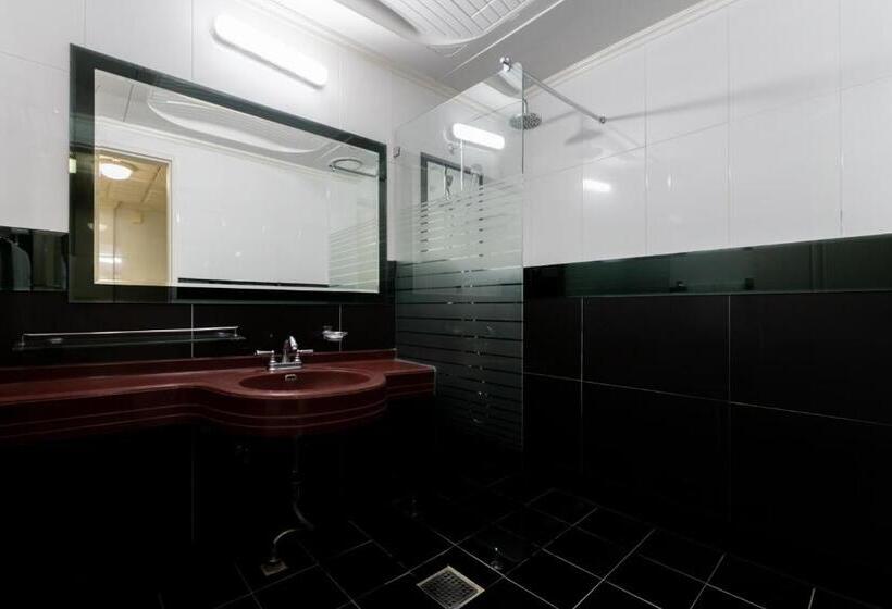 ファミリールーム, Gaya