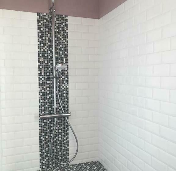 חדר בסיסי, Le Numero 15