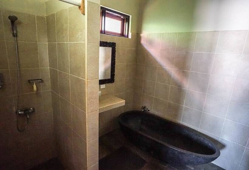 غرفة عائلية, Nembralanow