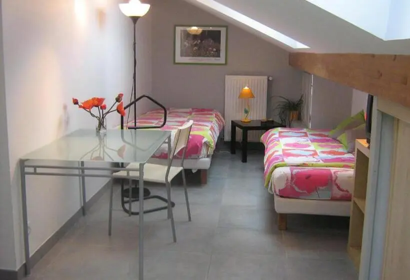４ベッドルームクラシックタイプ, Chambres D Hôtes Les Coquelicots