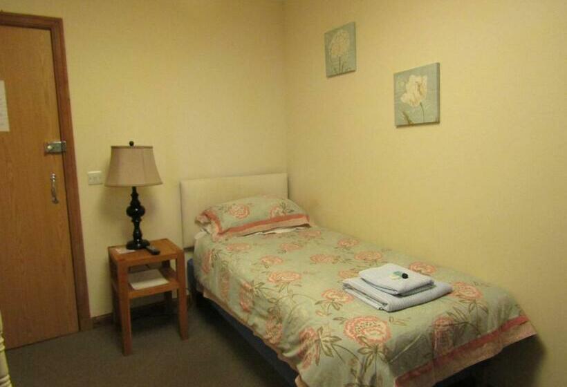 חדר אקונומי יחיד, The Crown