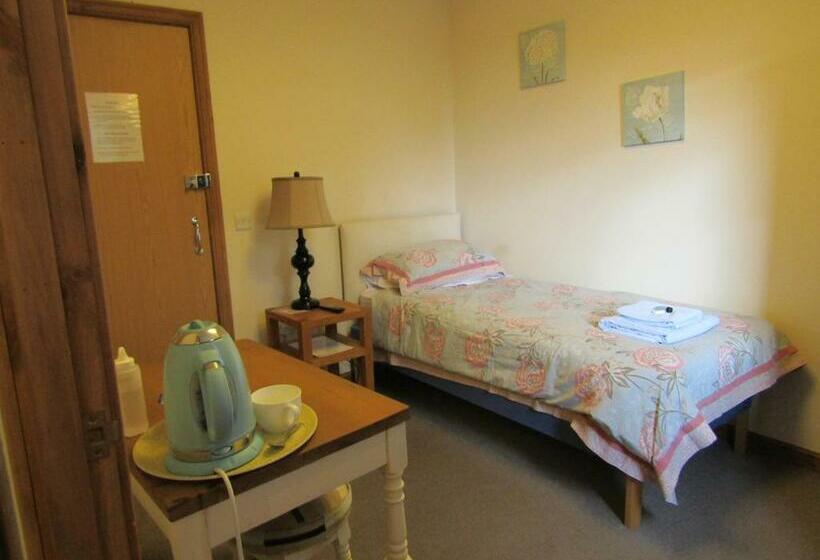 חדר אקונומי יחיד, The Crown