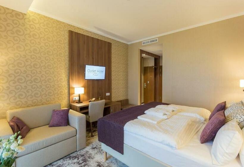 Номер Стандарт Трехместный, Outlet Hotel Polgár