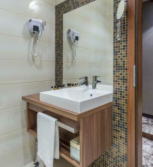 חדר סטנדרט לשלושה, Outlet Hotel Polgár