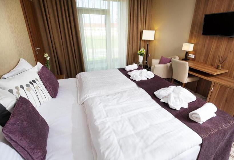 חדר סטנדרט, Outlet Hotel Polgár