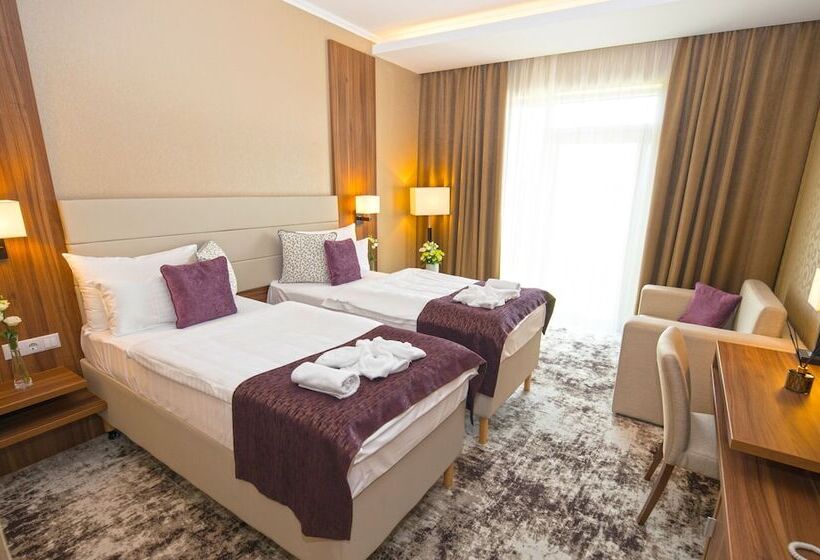 חדר סטנדרט לשלושה, Outlet Hotel Polgár