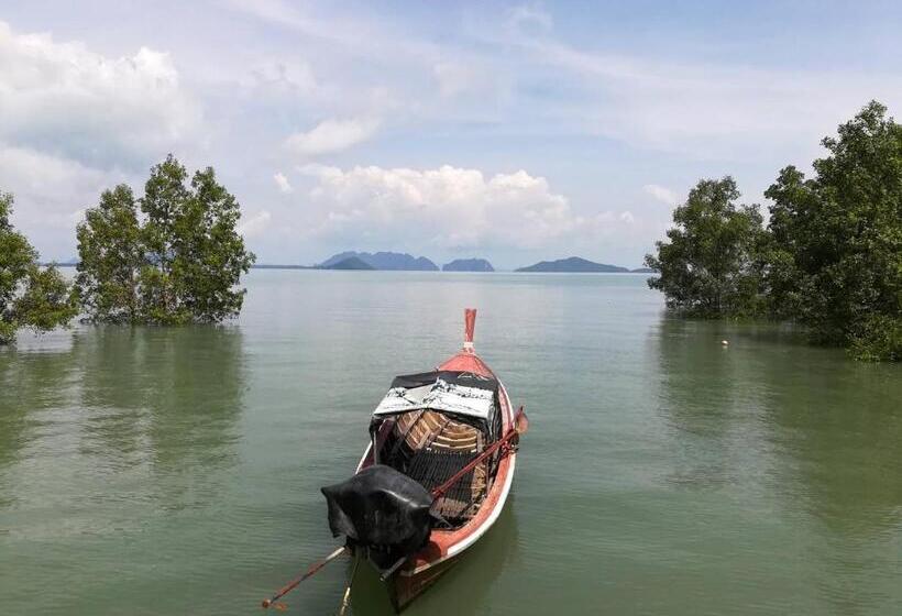オーシャンビューデラックスルーム, Chomlay Room & Restaurant