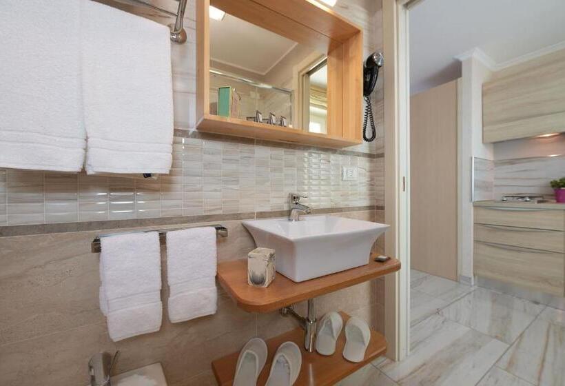 غرفة بريميوم رباعية, Rome Airport Inn