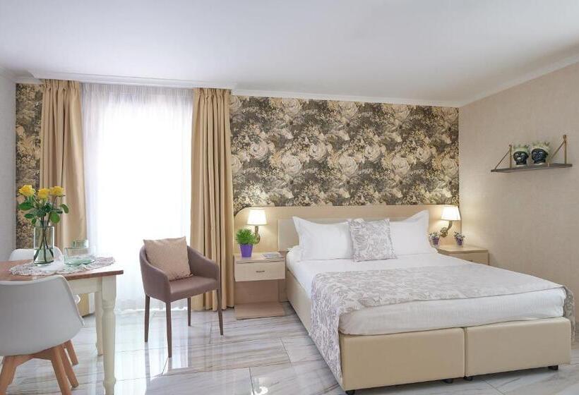 Четырехместный номер Премиум, Rome Airport Inn