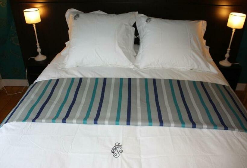 غرفة قياسية, Chateau D Avesnes  Le Castelet