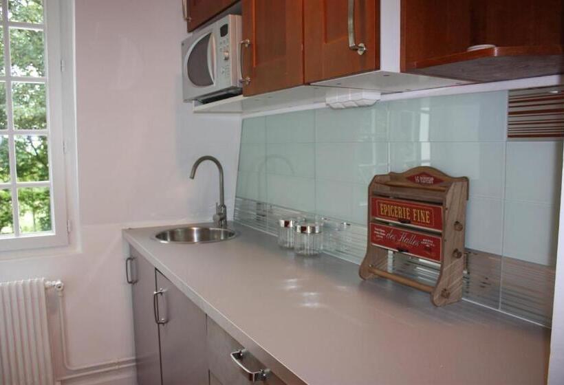 غرفة قياسية, Chateau D Avesnes  Le Castelet