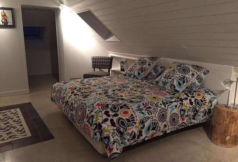 غرفة قياسية, Chateau D Avesnes  Le Castelet