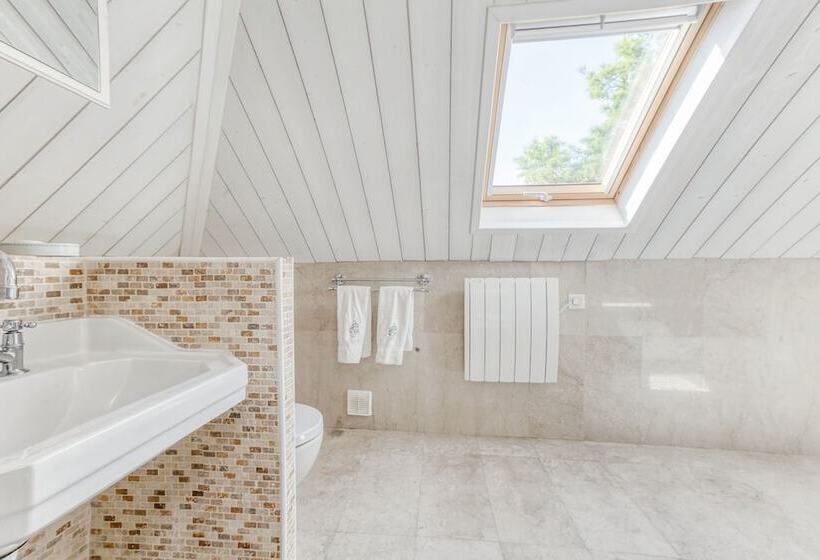 غرفة قياسية, Chateau D Avesnes  Le Castelet