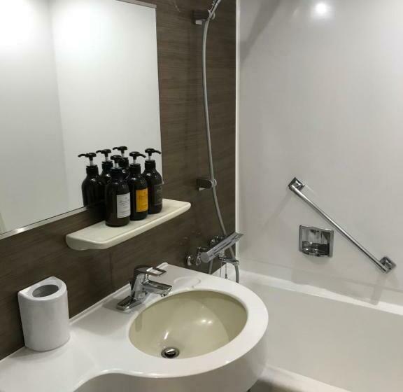 חדר סטנדרט, Avan Sukumo