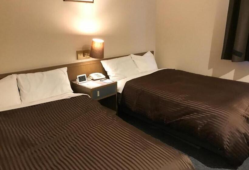 חדר סטנדרט, Avan Sukumo