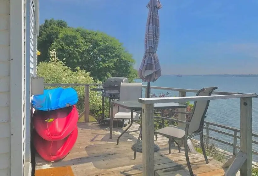 １ベッドルームハウス, Dewar's Inn On The River
