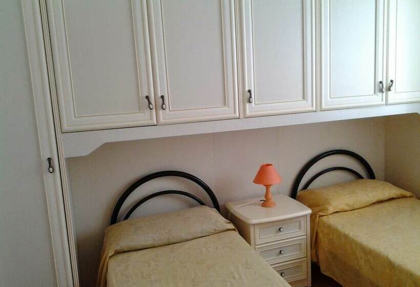 Семейные Апартаменты 3 Спальни, Agriturismo B&b Domo De Resteblas