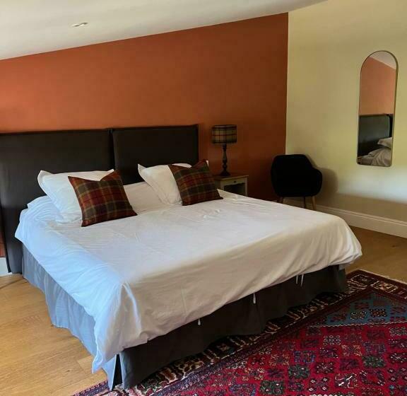 带大床的豪华间, La Girarde