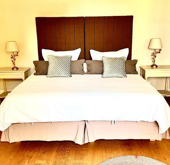 标准房带园景, La Girarde