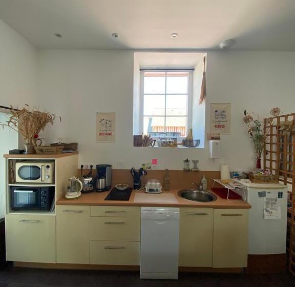 غرفة قياسية, La Métairie