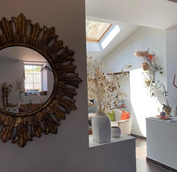 غرفة قياسية, La Métairie