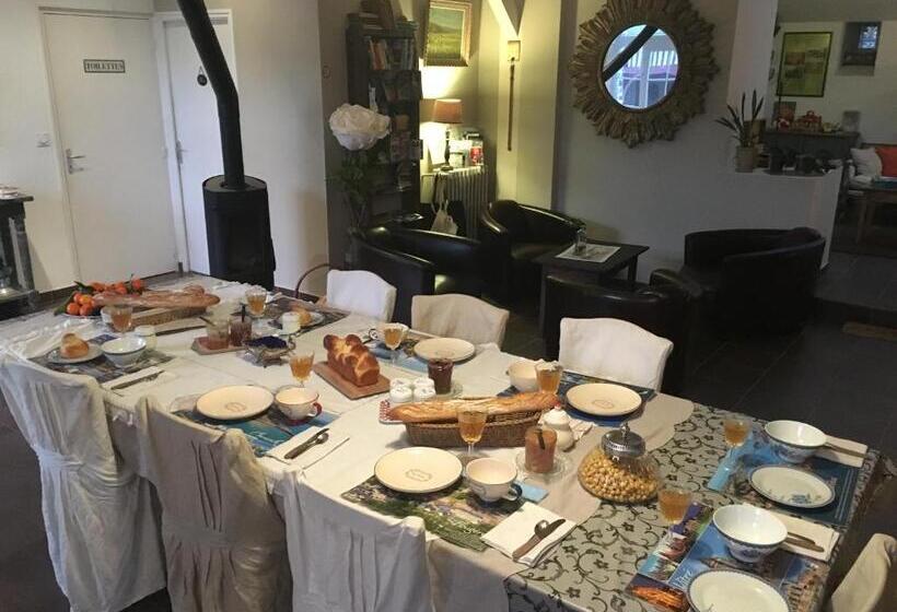 غرفة قياسية, La Métairie