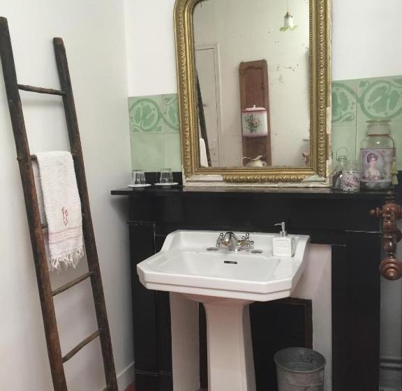 غرفة قياسية مطلّة علي الحديقة, Le Logis Blanc Bed&breakfast