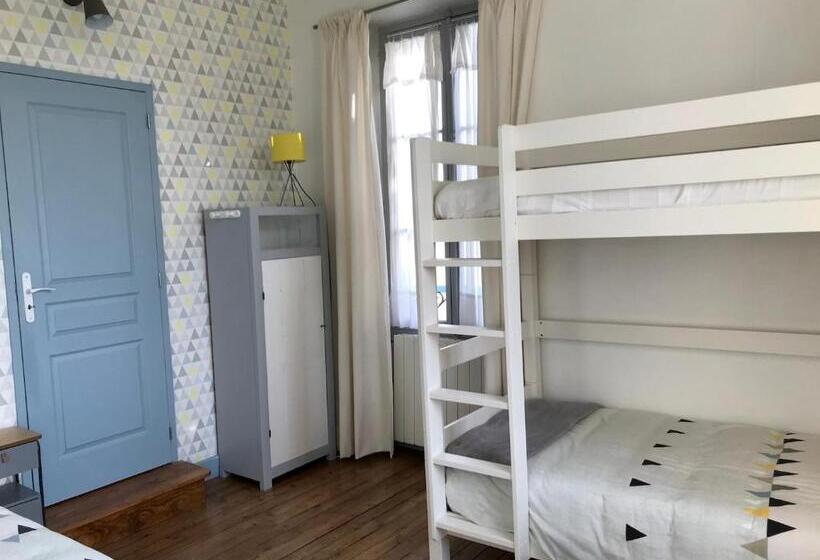 四人标准间, L'estancat