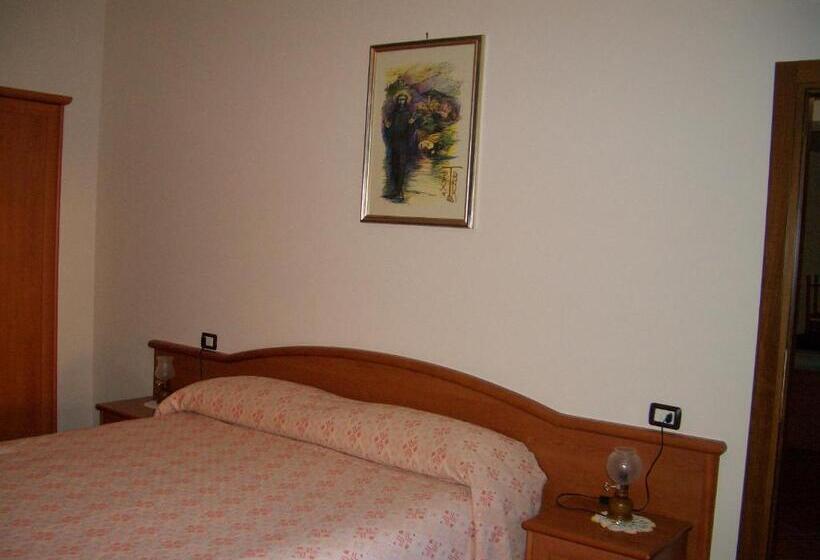 标准三人间, Ristorante Fiorelli