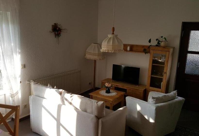 テラス付き１ベッドルームアパートメント, Jagerheim Lobsal