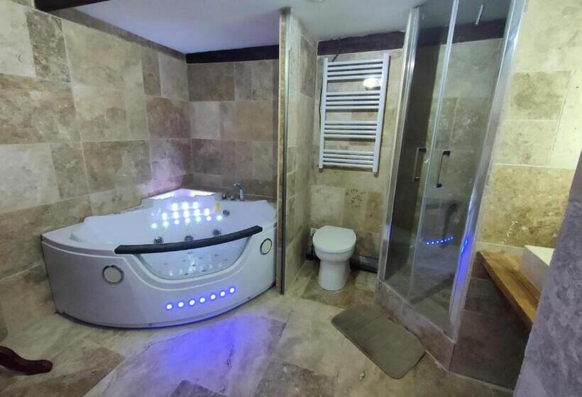 דירת חדר, Chez Aurélia Chambres & Table D Hôtes