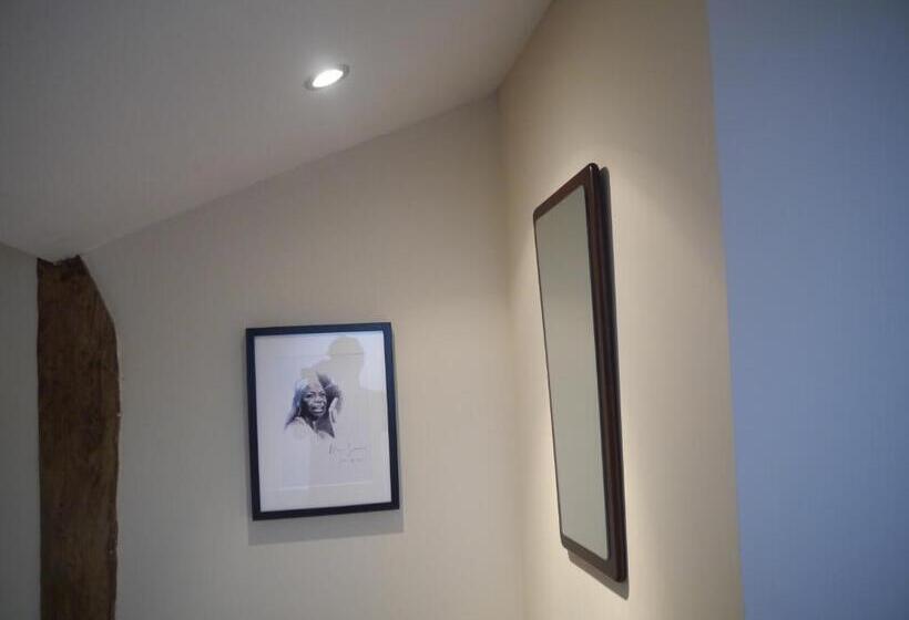 디럭스 룸, Bel Endroit