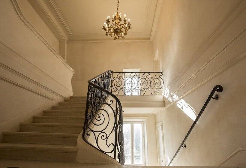 Президентский Люкс, Chateau Des Monts