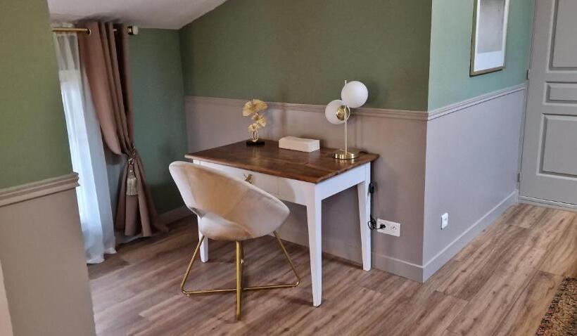 デラックススイート, La Glycine Blanche