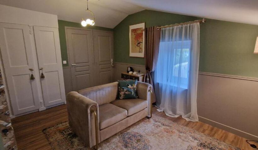 デラックススイート, La Glycine Blanche