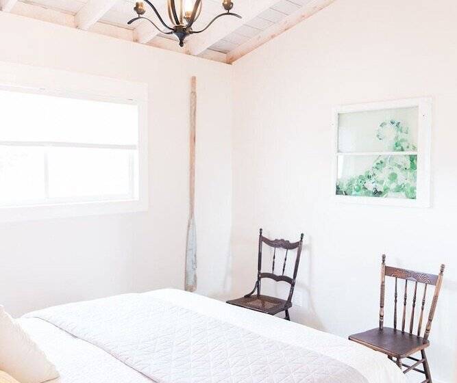 منزل غرفة نوم واحدة, Lighthouse Lane Cottages