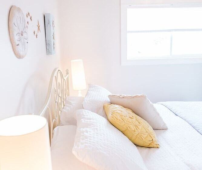 منزل غرفة نوم واحدة, Lighthouse Lane Cottages