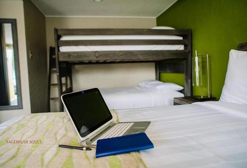 غرفة عائلية, American Classic Inn