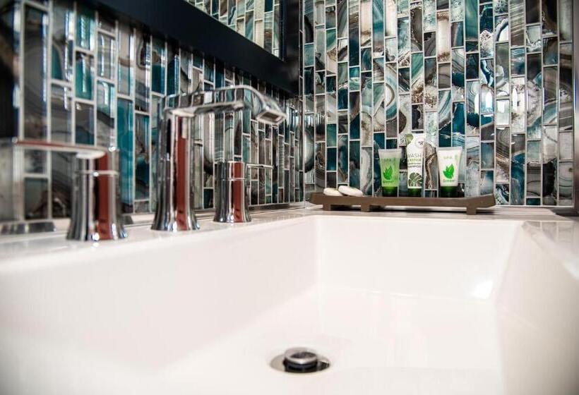 جناح ديلوكس, American Classic Inn