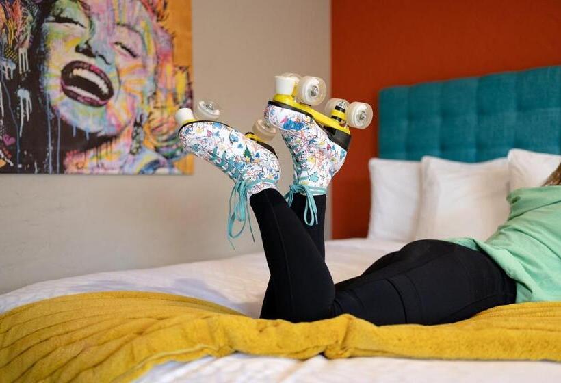 جناح ديلوكس, American Classic Inn