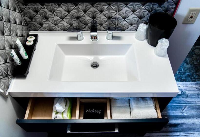 جناح ديلوكس سرير كينج, American Classic Inn