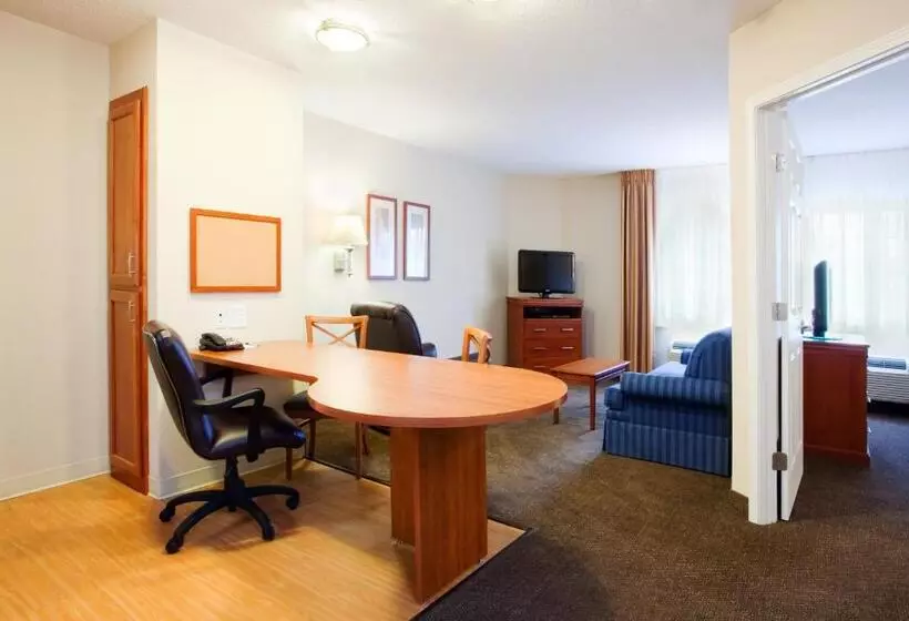 キングサイズベッドのスイートルーム, Candlewood Suites New Bern, An Ihg